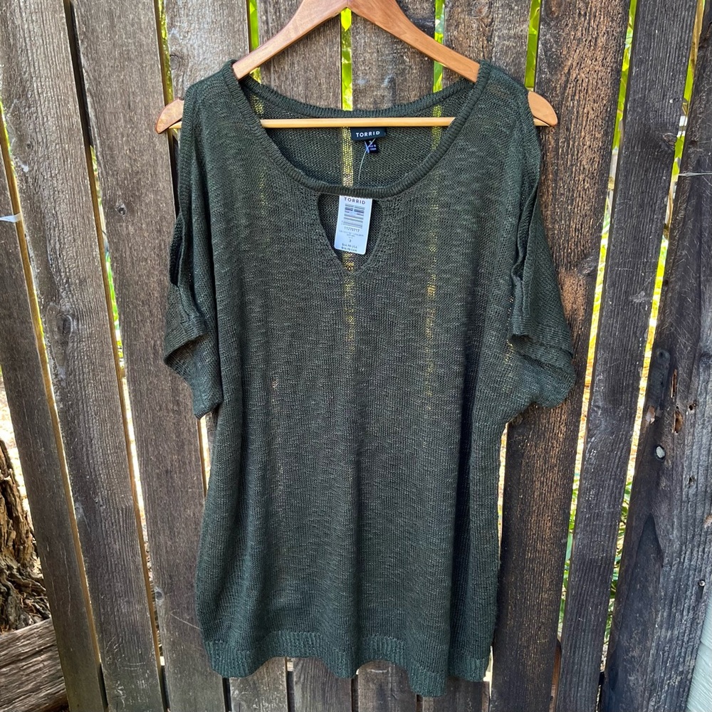 Torrid Olive Green Cold Shoulder Keyhole Short Sleeve Knit Sweater NWT Sz 3X